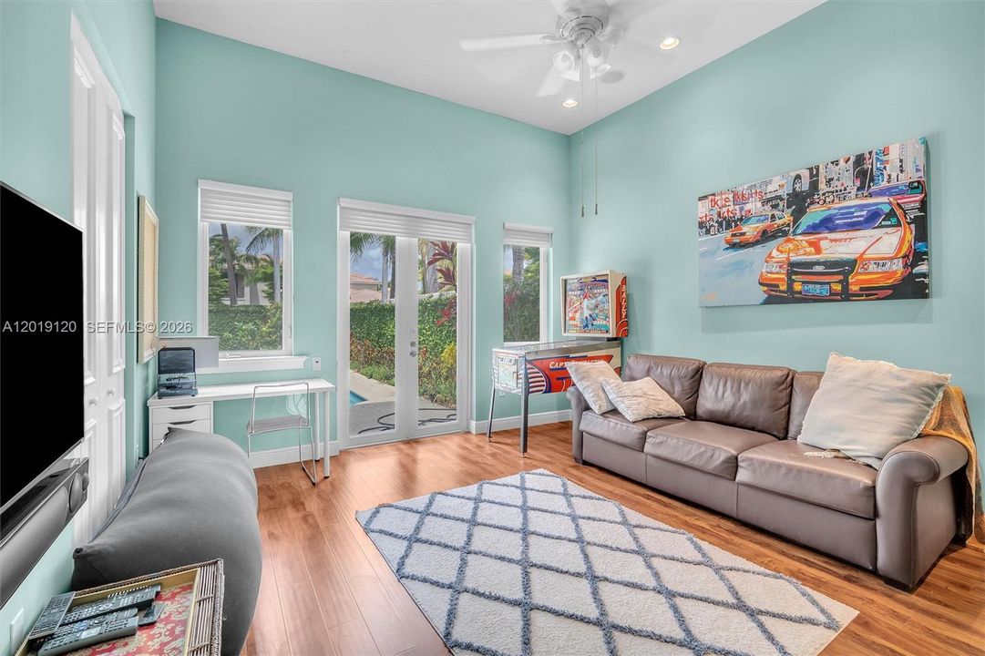 For Rent: $16,000 (6 beds, 5 baths, 5224 Square Feet)