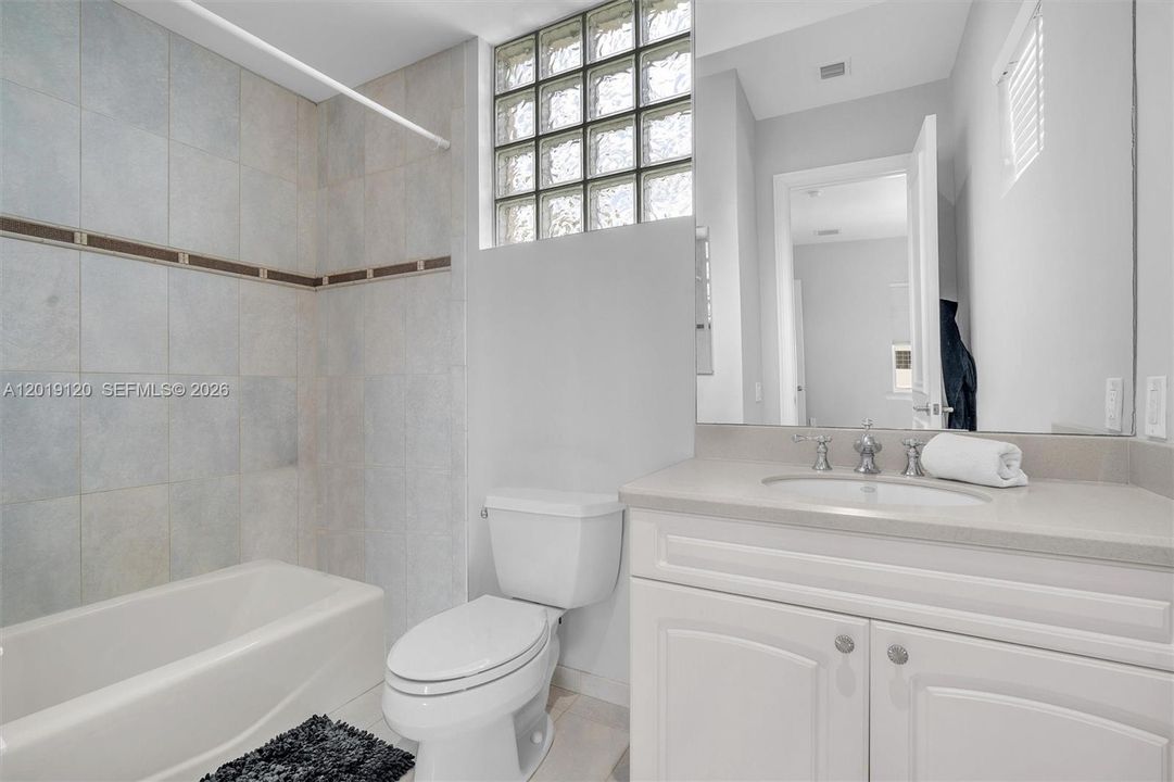 For Rent: $16,000 (6 beds, 5 baths, 5224 Square Feet)