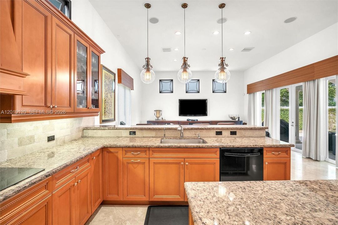 For Rent: $16,000 (6 beds, 5 baths, 5224 Square Feet)