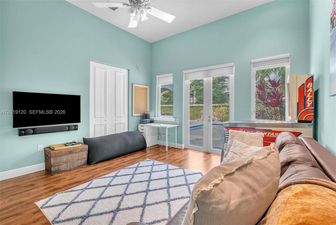 For Rent: $16,000 (6 beds, 5 baths, 5224 Square Feet)