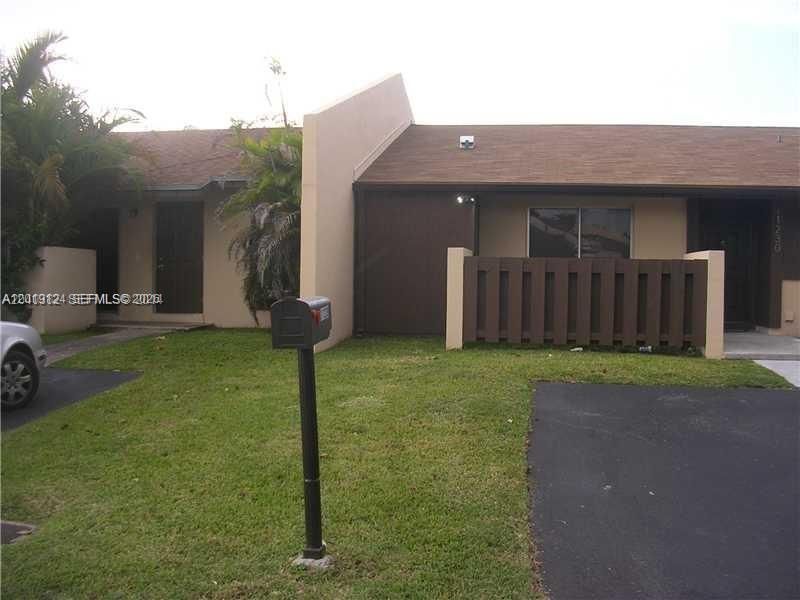 Active With Contract: $2,600 (2 beds, 1 baths, 1015 Square Feet)