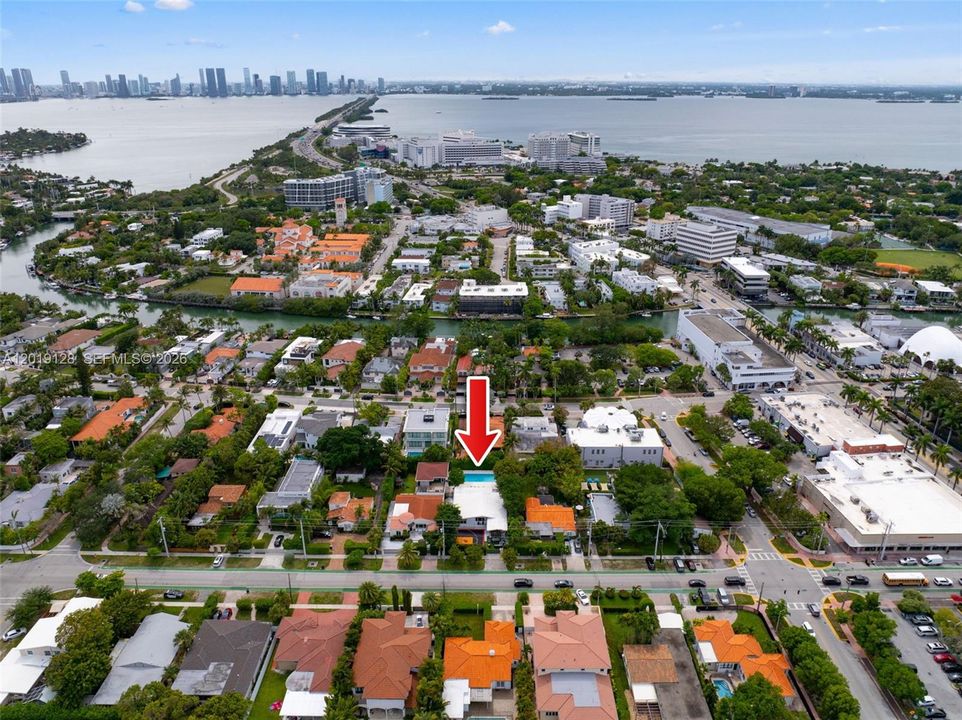 For Sale: $3,200,000 (4 beds, 2 baths, 2525 Square Feet)
