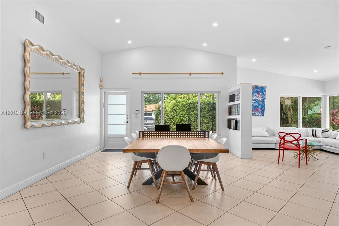 For Sale: $3,200,000 (4 beds, 2 baths, 2525 Square Feet)
