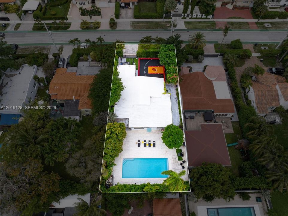 For Sale: $3,200,000 (4 beds, 2 baths, 2525 Square Feet)