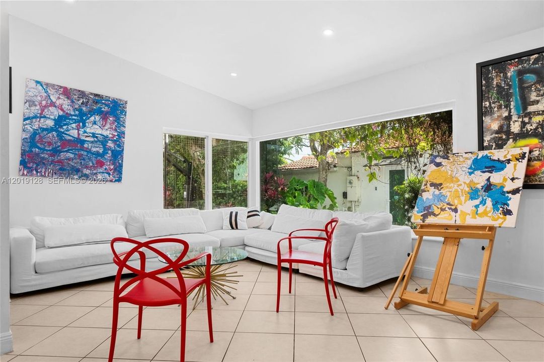 For Sale: $3,200,000 (4 beds, 2 baths, 2525 Square Feet)