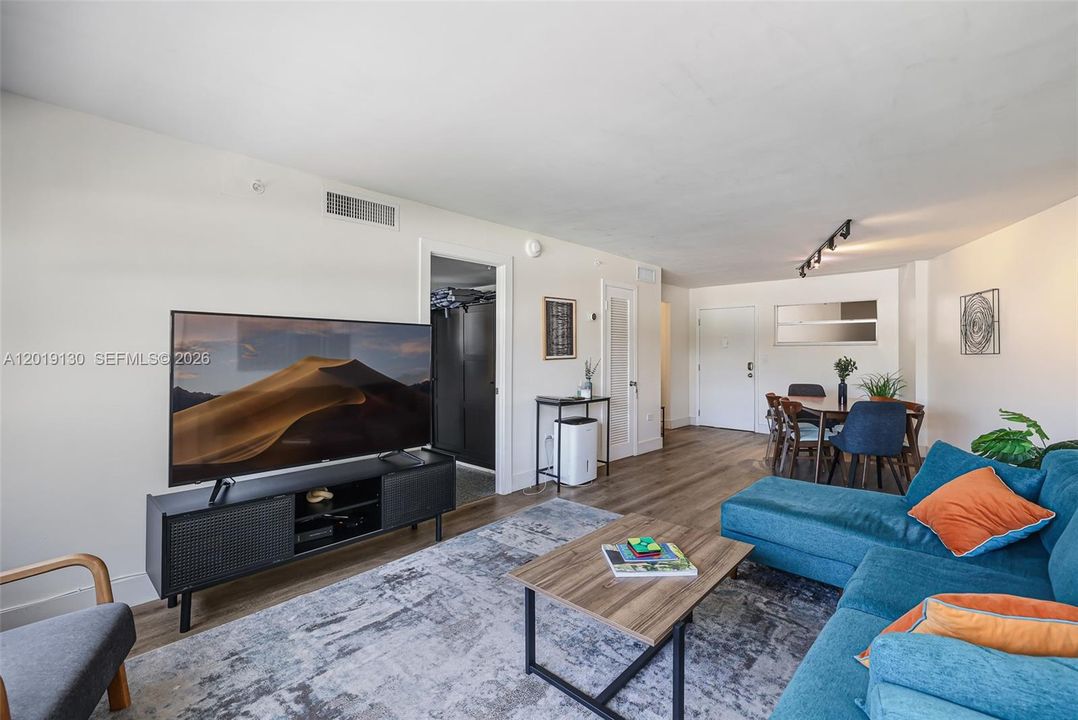 Activo con contrato: $420,000 (2 camas, 2 baños, 940 Pies cuadrados)