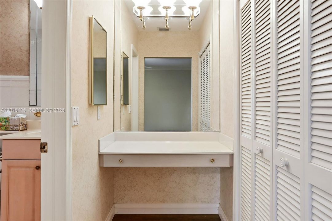 For Sale: $1,000,000 (4 beds, 2 baths, 2328 Square Feet)