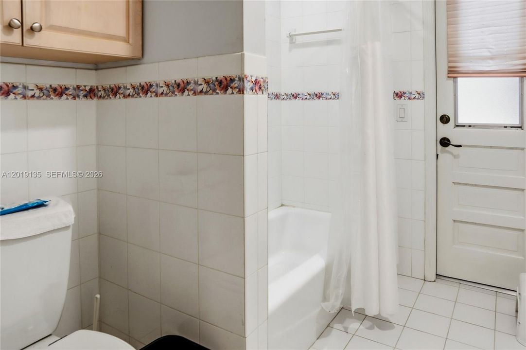 For Sale: $1,000,000 (4 beds, 2 baths, 2328 Square Feet)