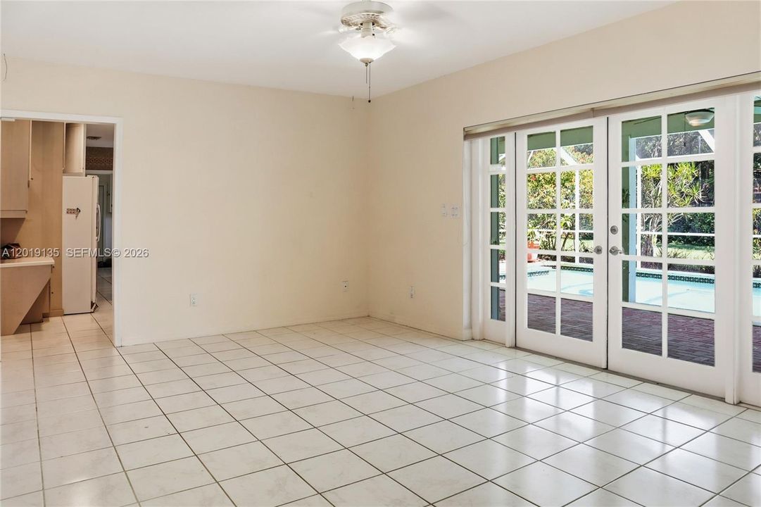 For Sale: $1,000,000 (4 beds, 2 baths, 2328 Square Feet)