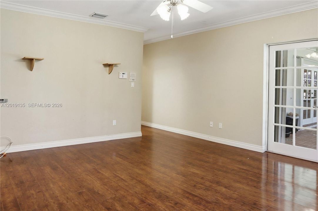 For Sale: $1,000,000 (4 beds, 2 baths, 2328 Square Feet)