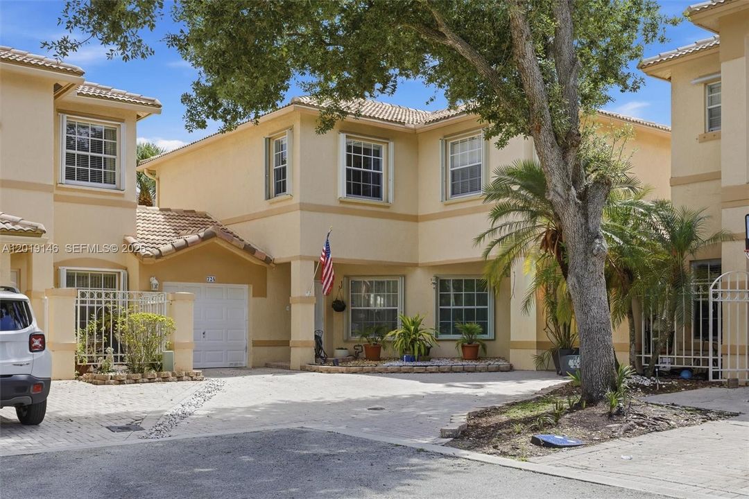 For Sale: $509,000 (3 beds, 2 baths, 1726 Square Feet)