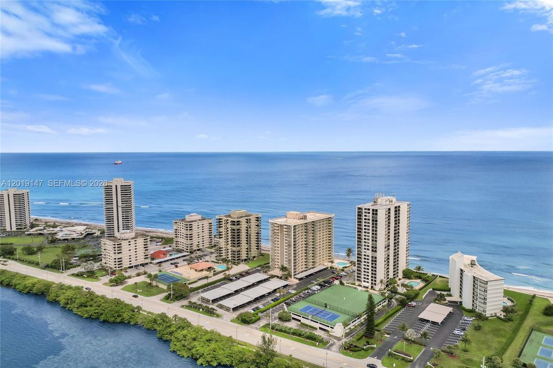For Sale: $675,000 (2 beds, 2 baths, 1508 Square Feet)