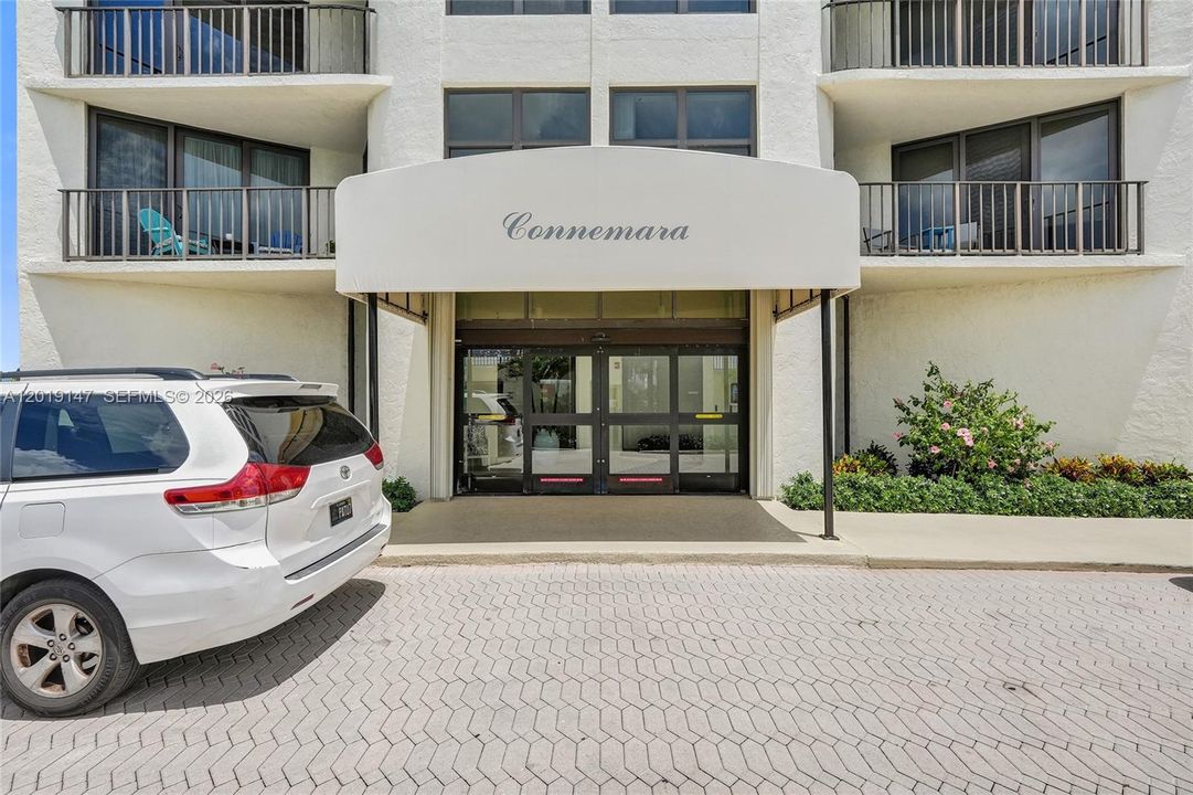 For Sale: $675,000 (2 beds, 2 baths, 1508 Square Feet)
