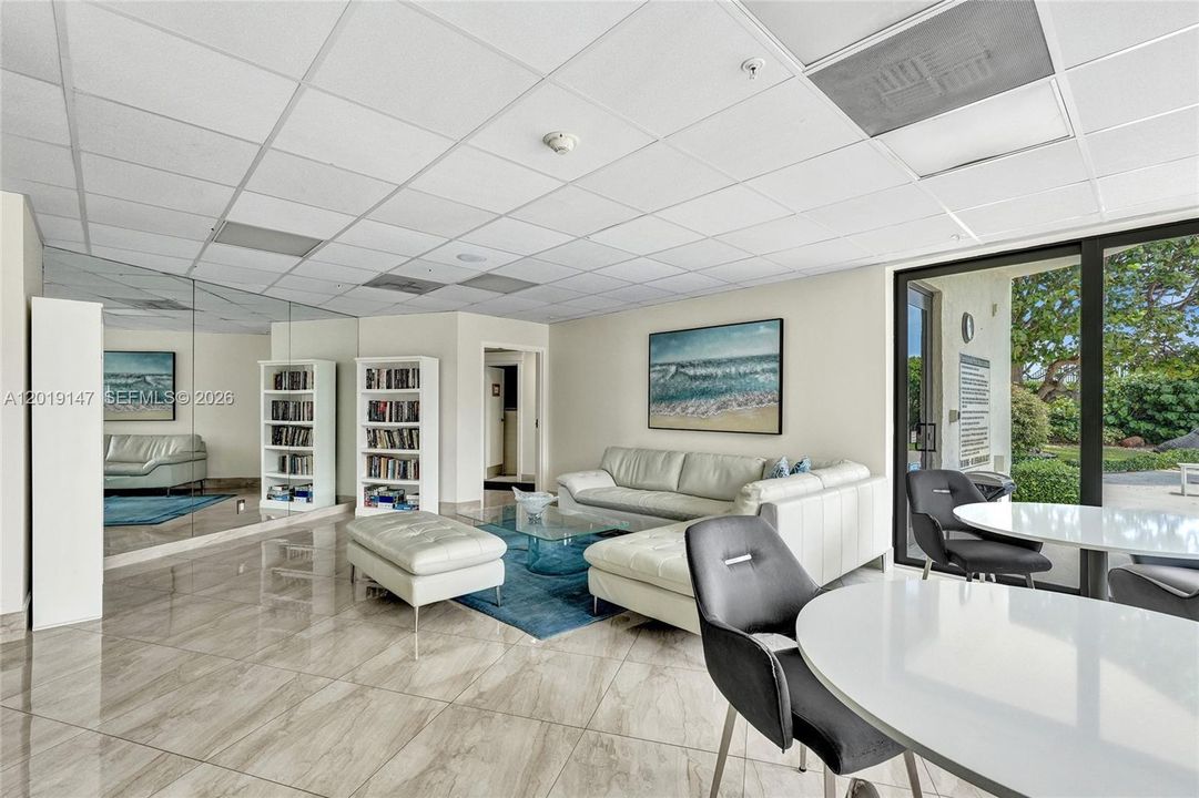For Sale: $675,000 (2 beds, 2 baths, 1508 Square Feet)