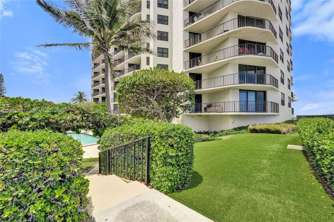 For Sale: $675,000 (2 beds, 2 baths, 1508 Square Feet)