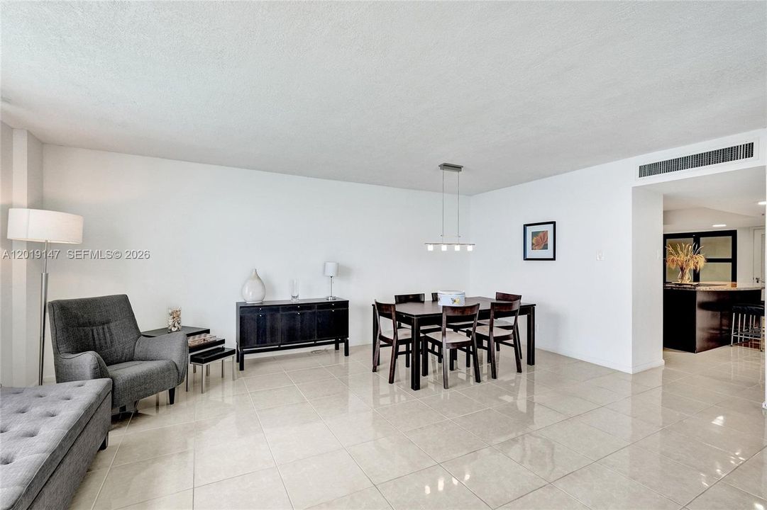 For Sale: $675,000 (2 beds, 2 baths, 1508 Square Feet)