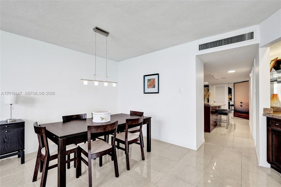 For Sale: $675,000 (2 beds, 2 baths, 1508 Square Feet)