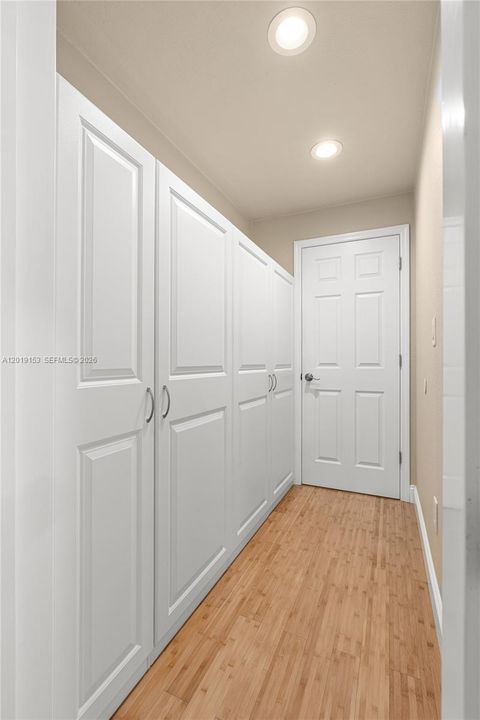 En Venta: $765,000 (4 camas, 3 baños, 2053 Pies cuadrados)