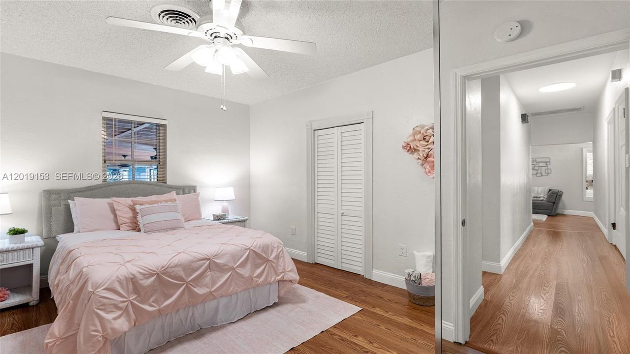 En Venta: $765,000 (4 camas, 3 baños, 2053 Pies cuadrados)