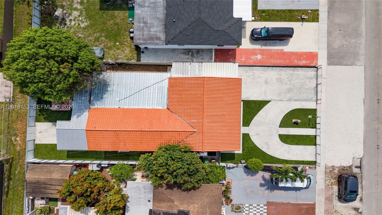 En Venta: $765,000 (4 camas, 3 baños, 2053 Pies cuadrados)