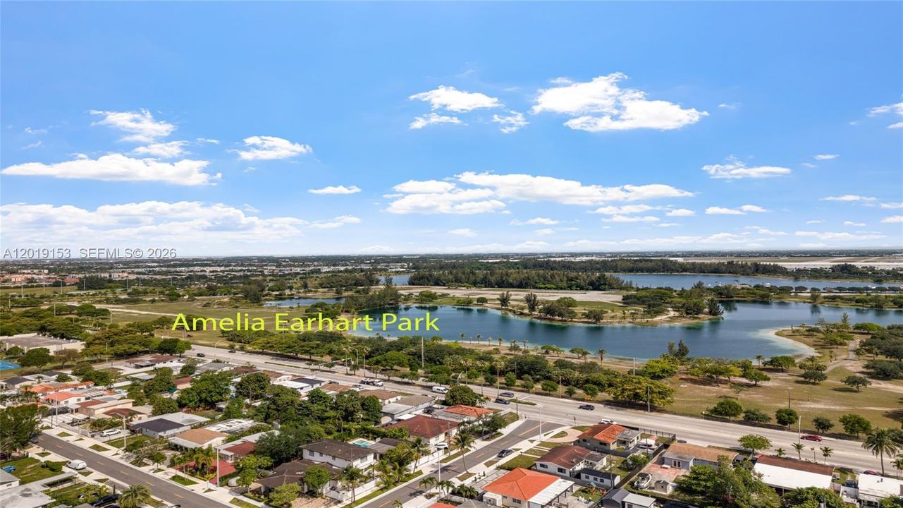 En Venta: $765,000 (4 camas, 3 baños, 2053 Pies cuadrados)