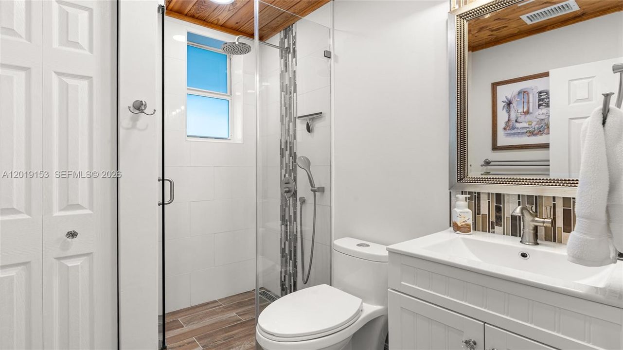 En Venta: $765,000 (4 camas, 3 baños, 2053 Pies cuadrados)