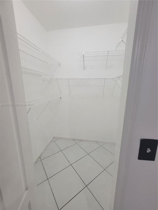 В аренду: $2,800 (3 спален, 2 ванн, 1171 Квадратных фут)