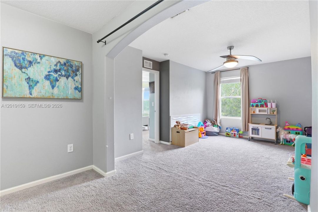 For Sale: $490,000 (4 beds, 3 baths, 2742 Square Feet)