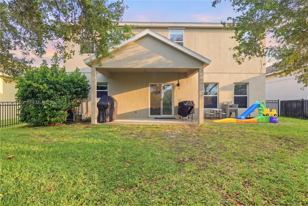 For Sale: $490,000 (4 beds, 3 baths, 2742 Square Feet)