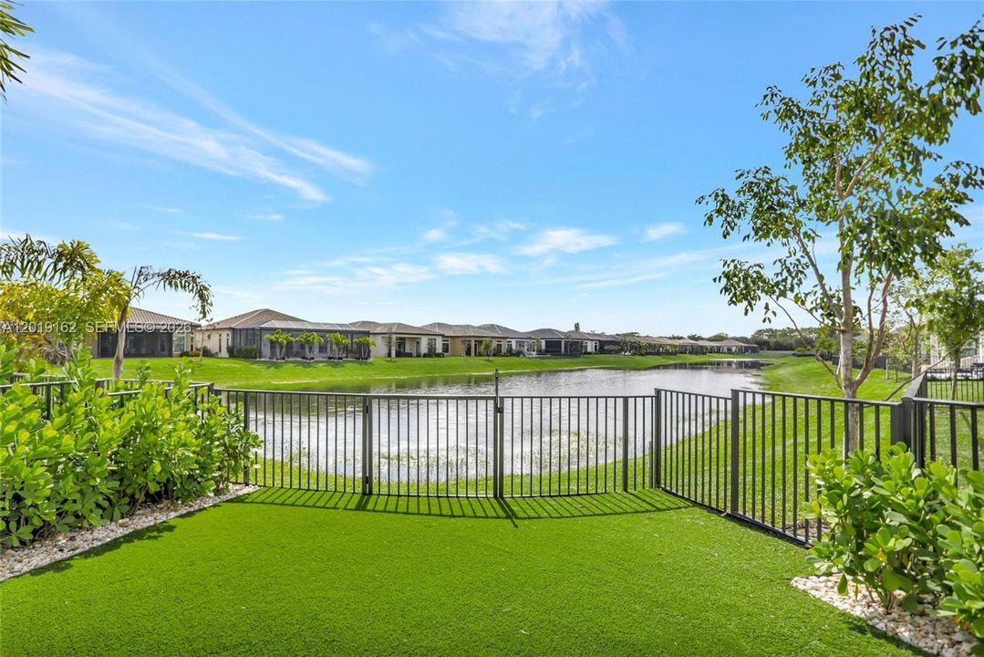 For Sale: $1,750,000 (3 beds, 2 baths, 2613 Square Feet)