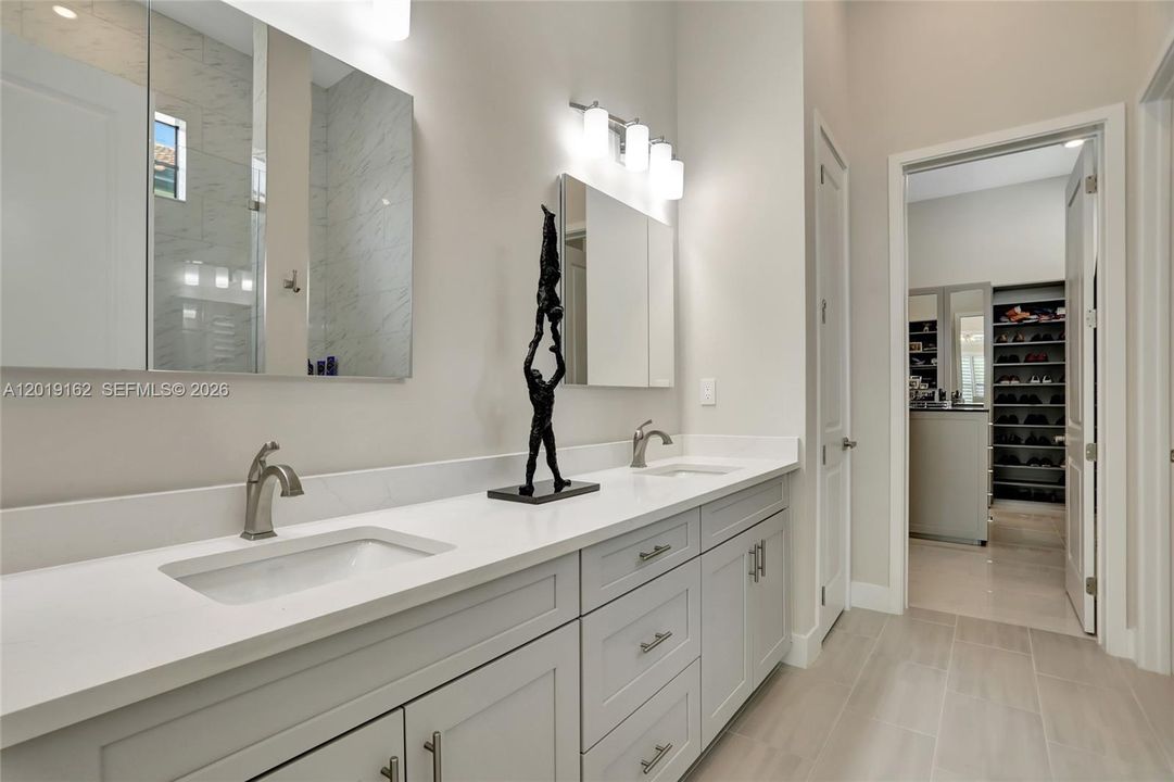 For Sale: $1,750,000 (3 beds, 2 baths, 2613 Square Feet)