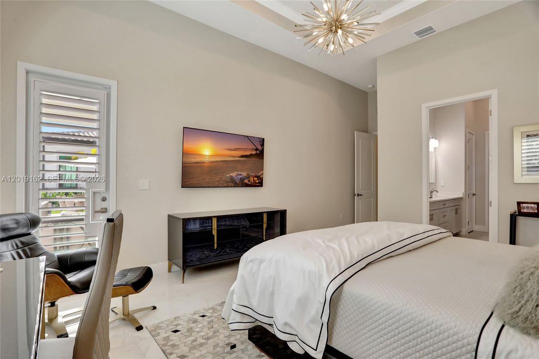 For Sale: $1,750,000 (3 beds, 2 baths, 2613 Square Feet)