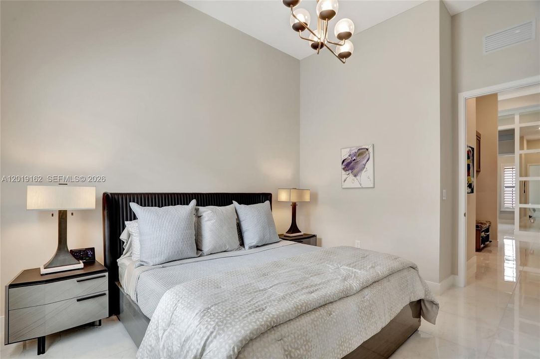 For Sale: $1,750,000 (3 beds, 2 baths, 2613 Square Feet)