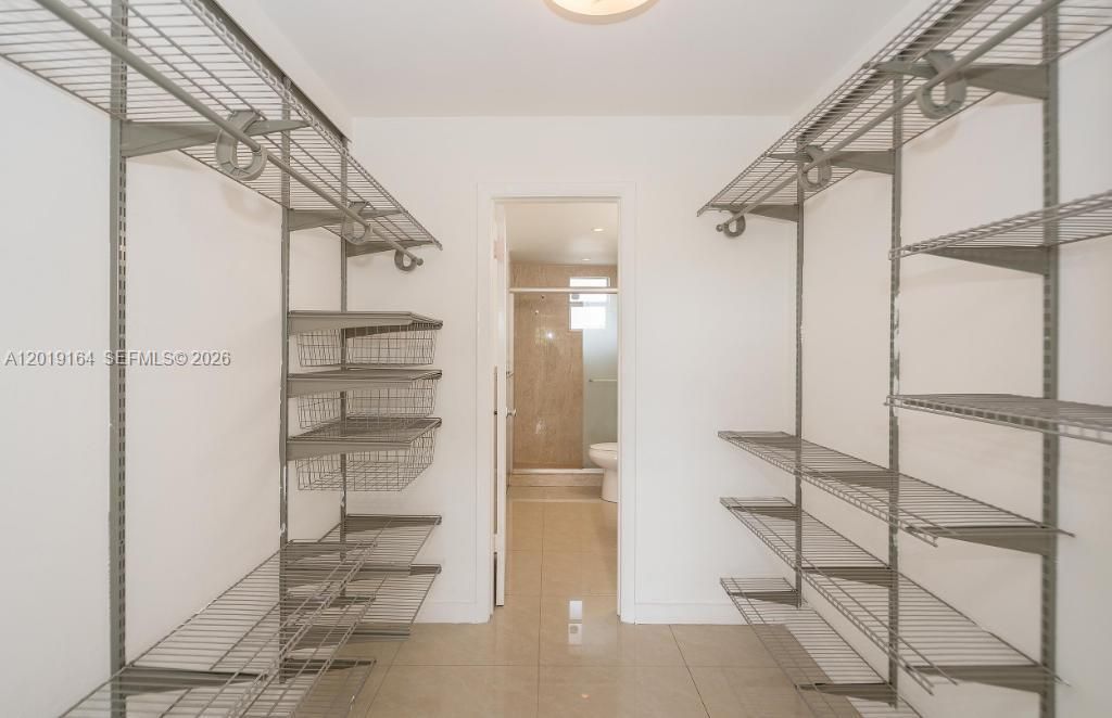 На продажу: $265,000 (1 спален, 1 ванн, 1149 Квадратных фут)
