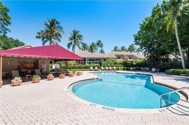 32_pool and veranda