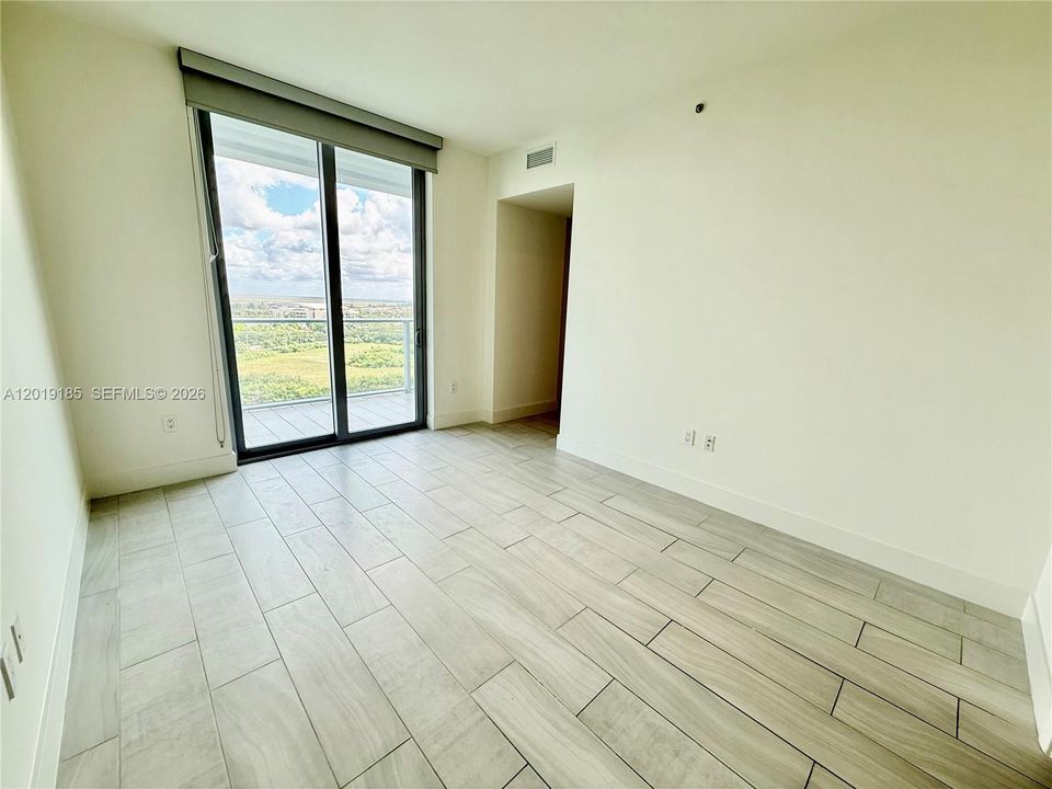 В аренду: $4,000 (2 спален, 2 ванн, 1179 Квадратных фут)