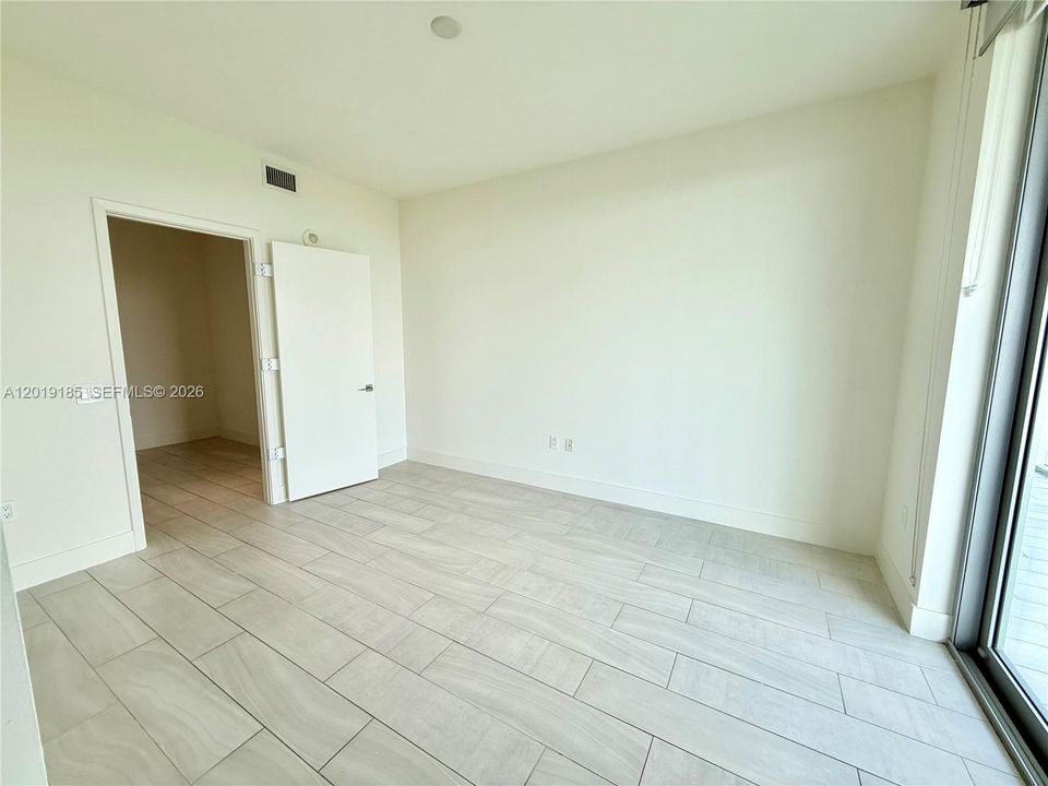 В аренду: $4,000 (2 спален, 2 ванн, 1179 Квадратных фут)