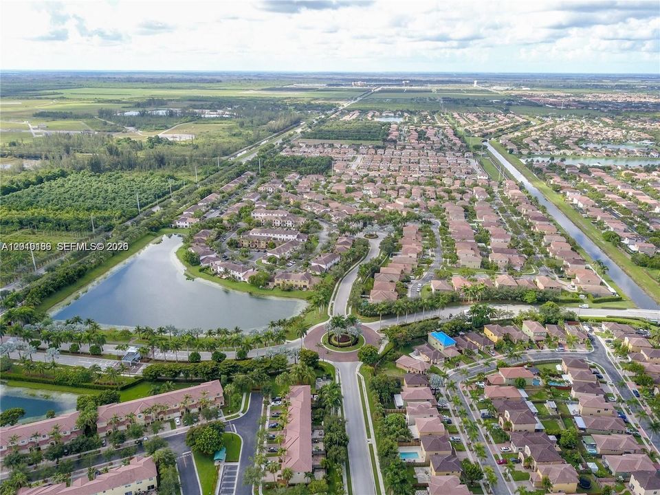 На продажу: $565,000 (3 спален, 2 ванн, 2105 Квадратных фут)