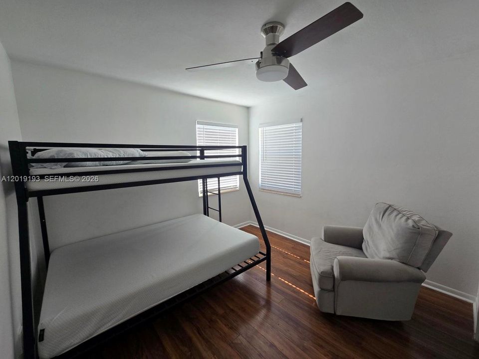 For Sale: $520,000 (2 beds, 1 baths, 771 Square Feet)