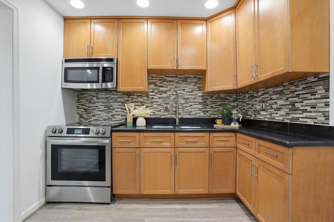 16-460 NW 136th St_016