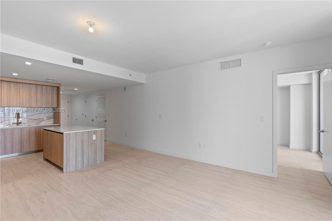 В аренду: $7,500 (2 спален, 2 ванн, 1286 Квадратных фут)