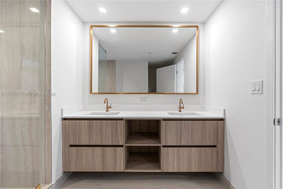 В аренду: $7,500 (2 спален, 2 ванн, 1286 Квадратных фут)