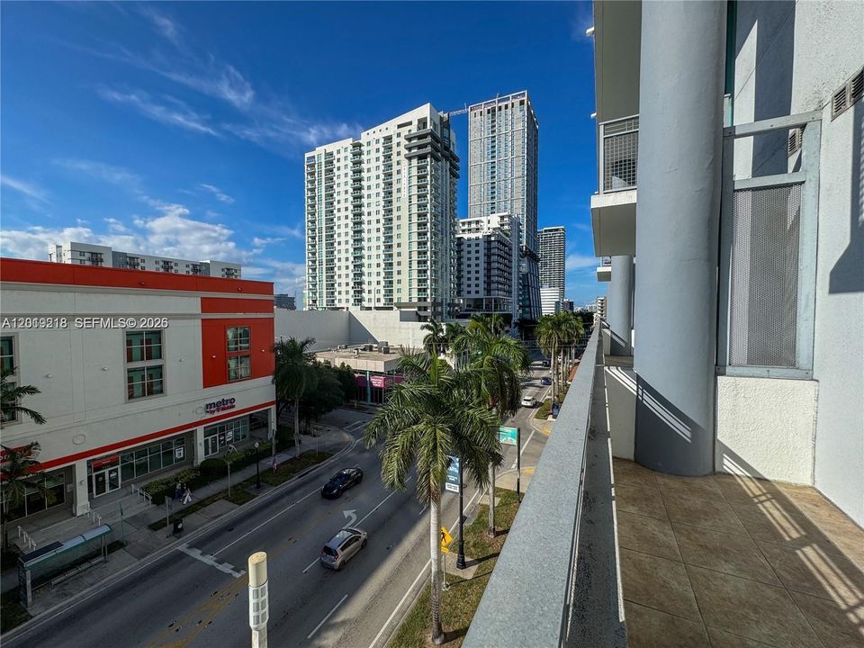 En Venta: $340,000 (1 camas, 1 baños, 679 Pies cuadrados)