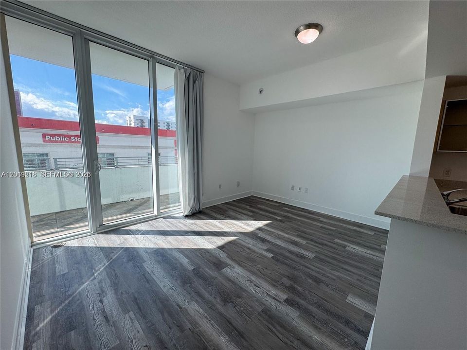 En Venta: $340,000 (1 camas, 1 baños, 679 Pies cuadrados)