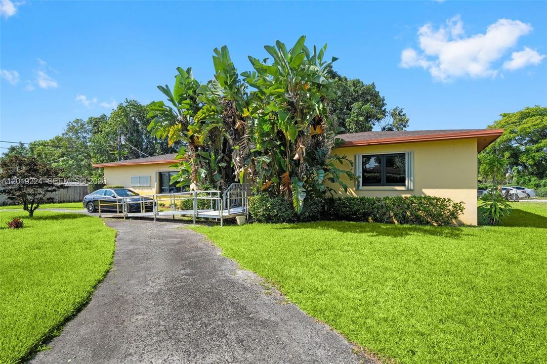 For Sale: $685,000 (3 beds, 2 baths, 2066 Square Feet)