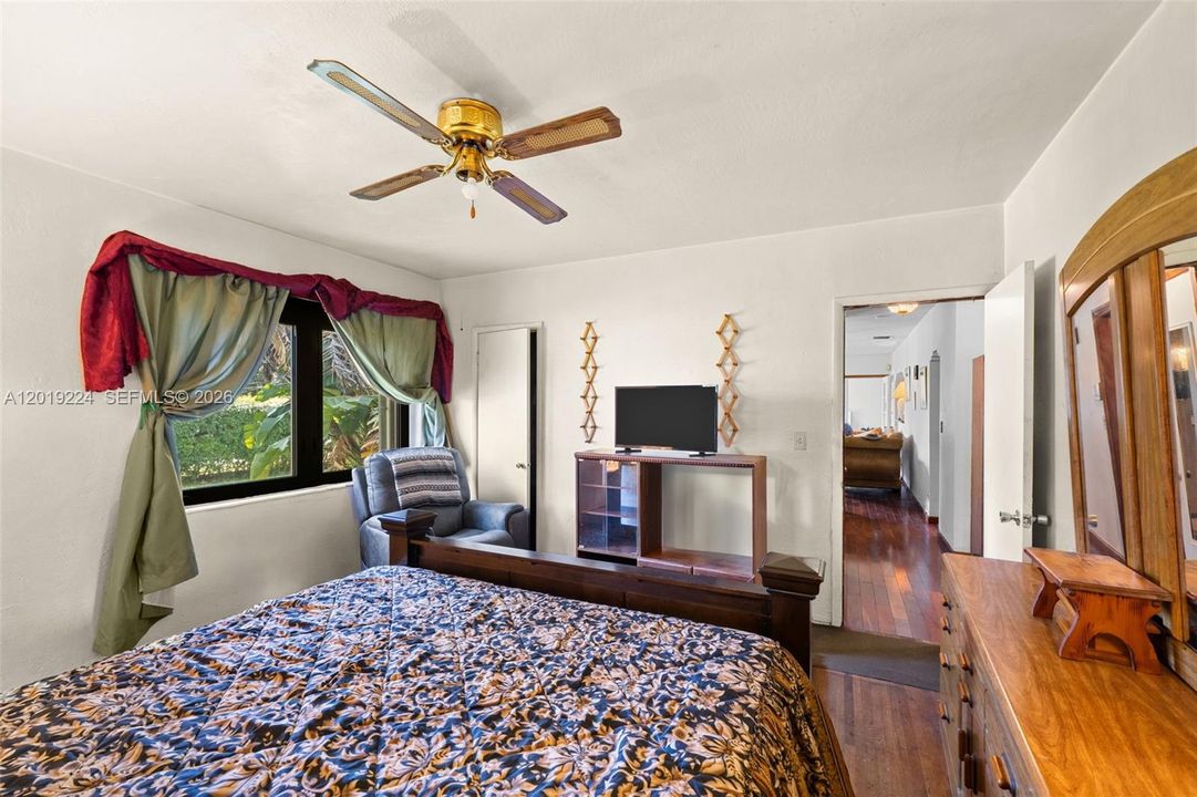 For Sale: $685,000 (3 beds, 2 baths, 2066 Square Feet)