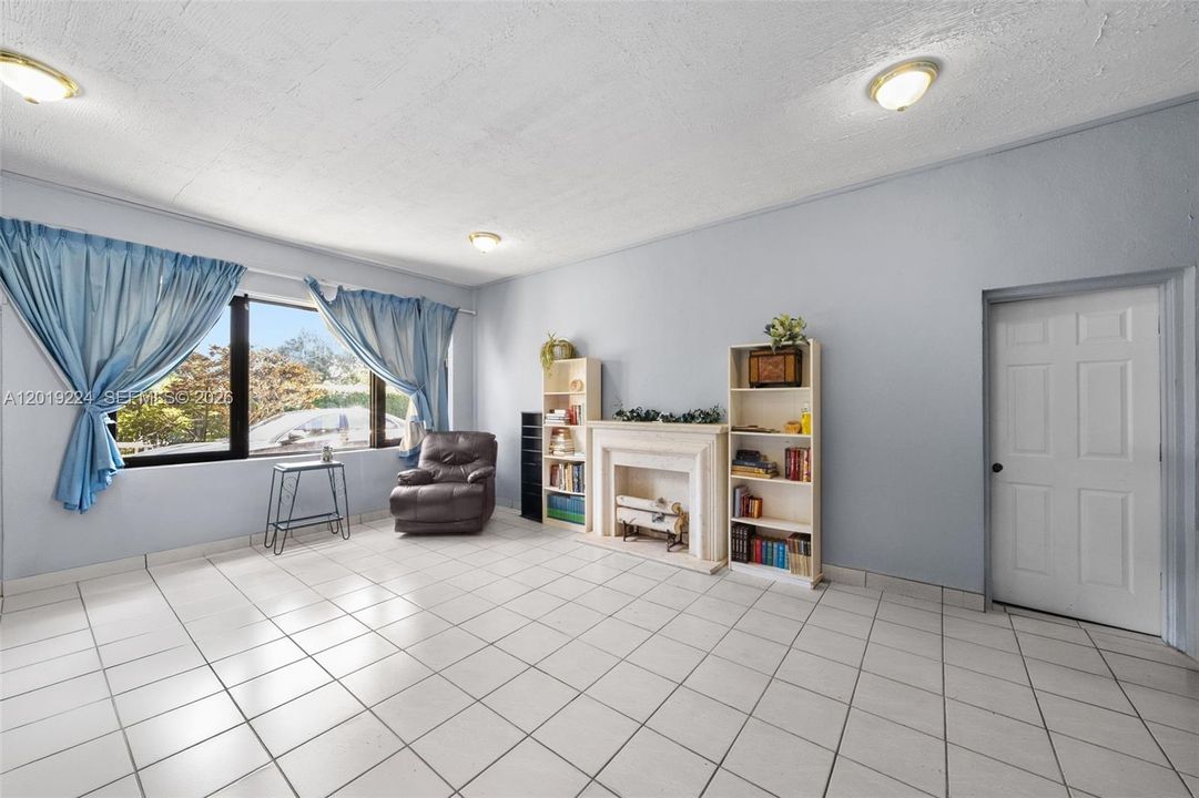 For Sale: $685,000 (3 beds, 2 baths, 2066 Square Feet)