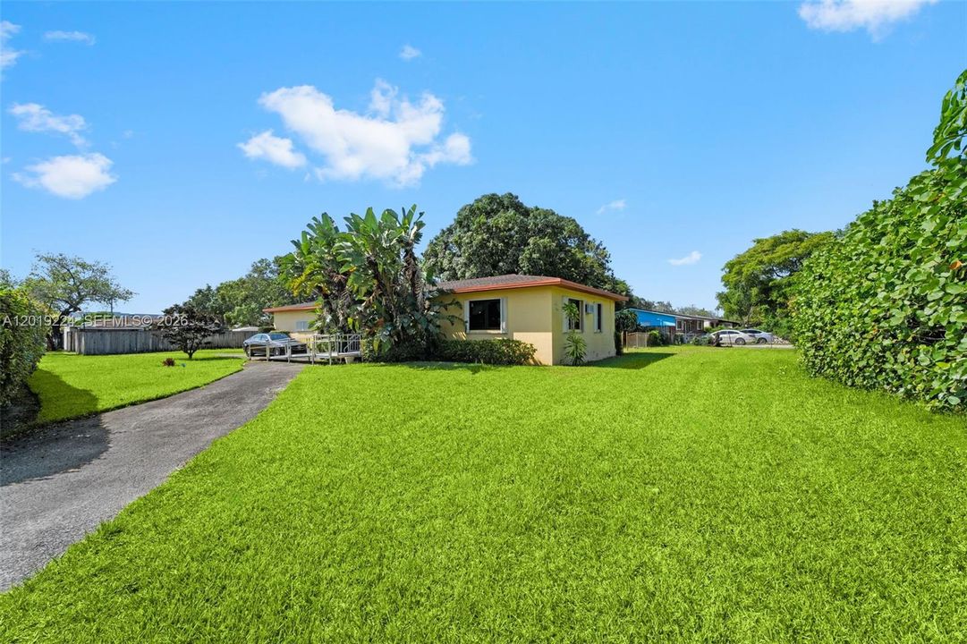 For Sale: $685,000 (3 beds, 2 baths, 2066 Square Feet)