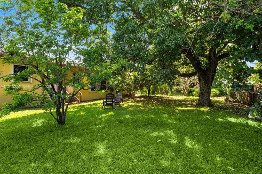 For Sale: $685,000 (3 beds, 2 baths, 2066 Square Feet)