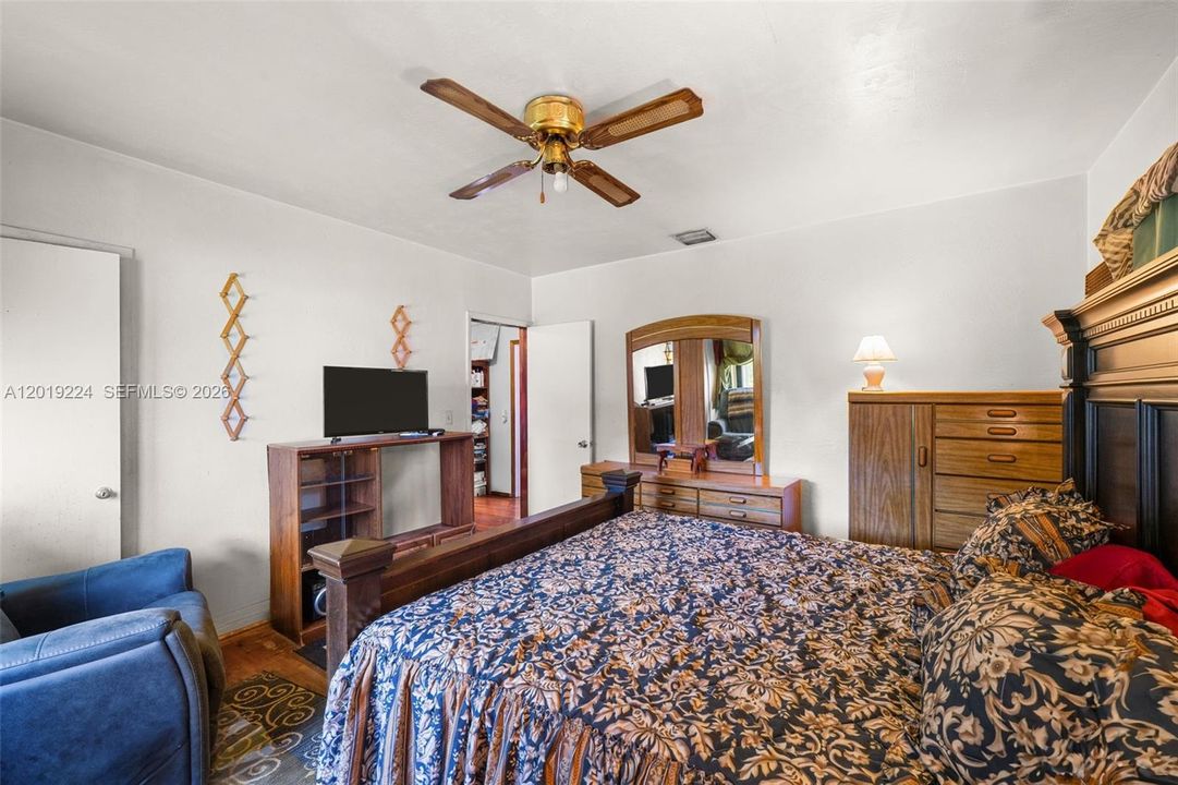 For Sale: $685,000 (3 beds, 2 baths, 2066 Square Feet)